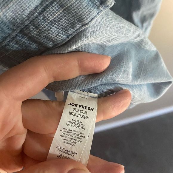 Joe Fresh button down - Picture 4 of 4